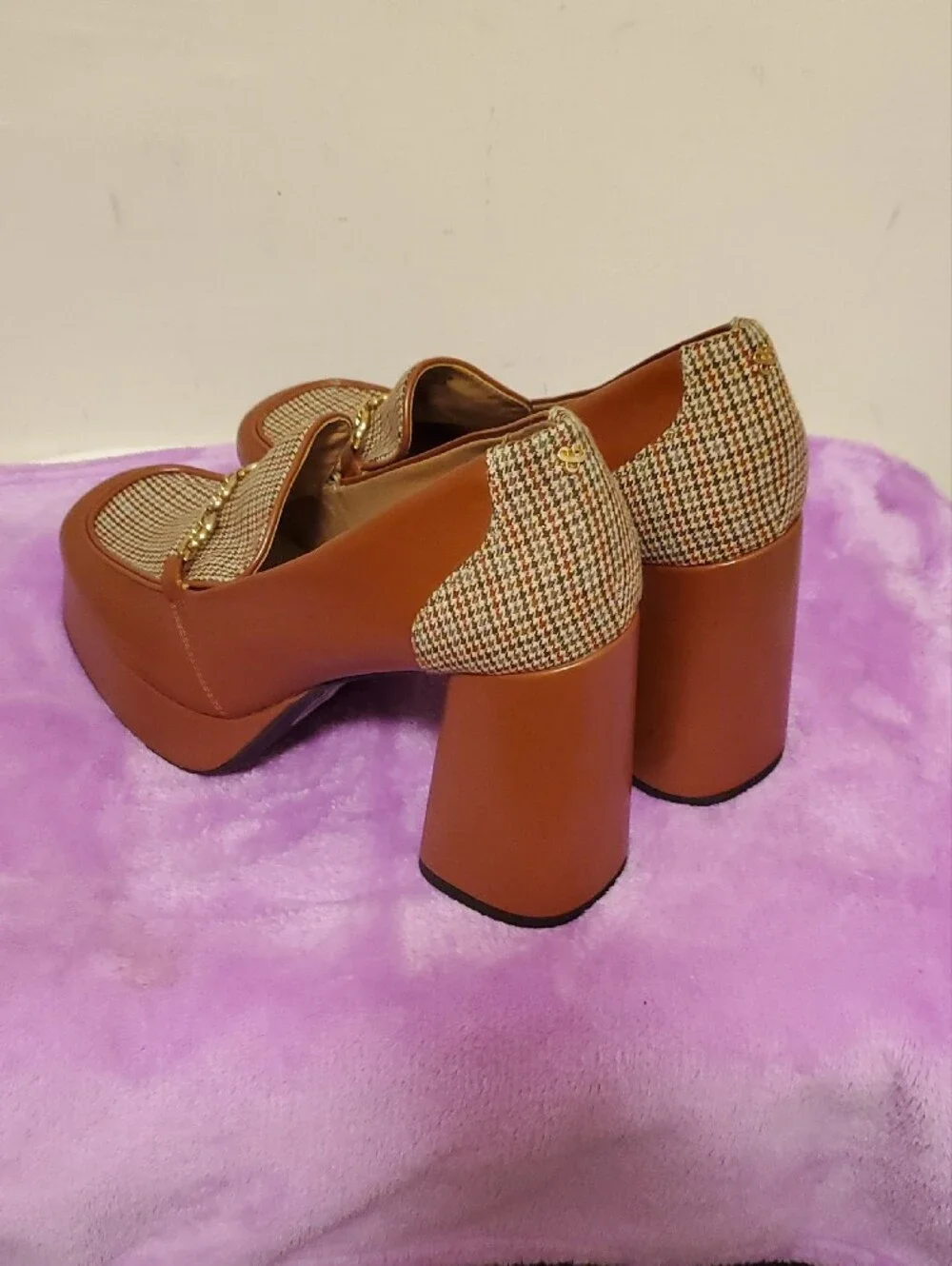 Sam & Libby Tan Brown Platform Block Heel Loafers with Gold Chain
